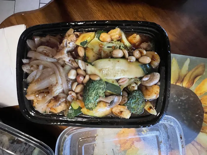 Chi's Wok 1
