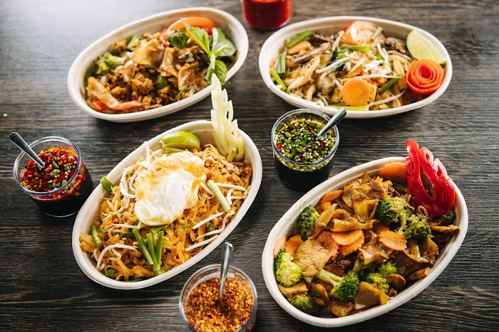 Sabaidee Lao & Thai Street Food - Addison 4