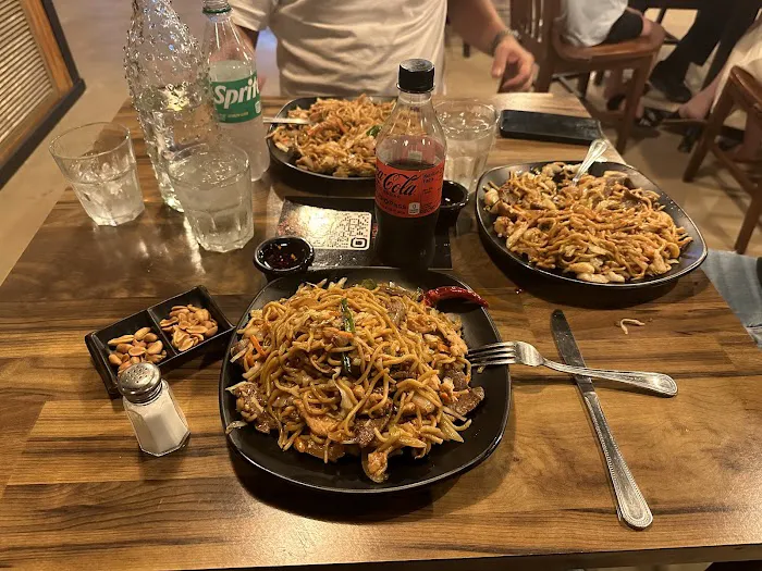Tokyo Bar - Asian & Sushi Cuisine 6
