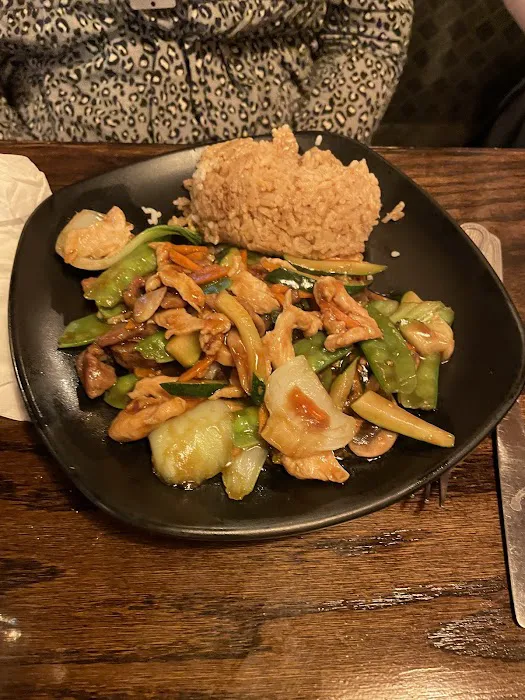 Tokyo Bar - Asian & Sushi Cuisine 10