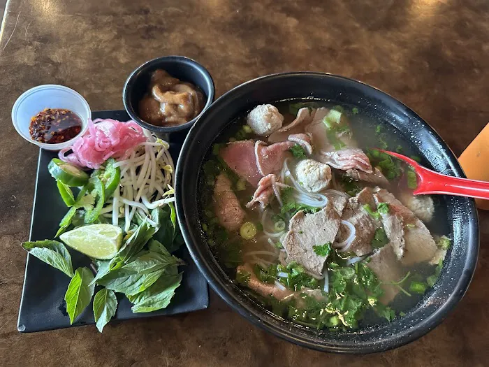 DaLat Vietnamese Restaurant and Bar 2