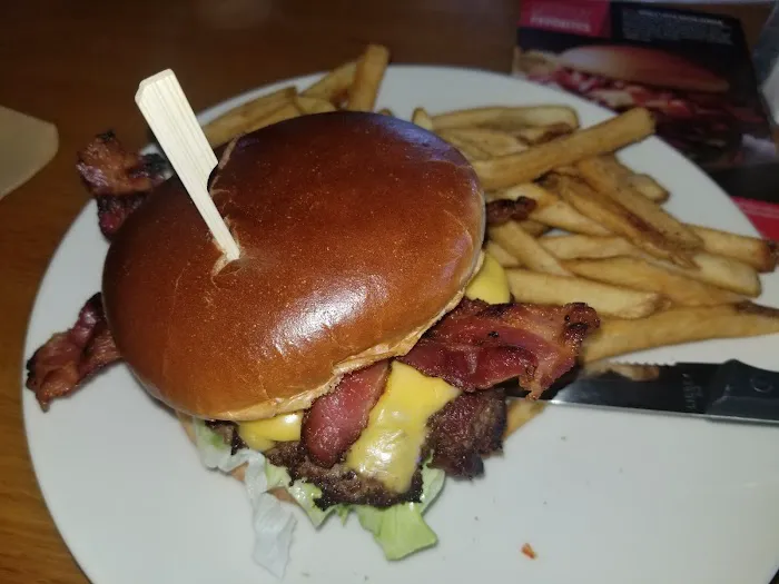 Applebee's Grill + Bar 4