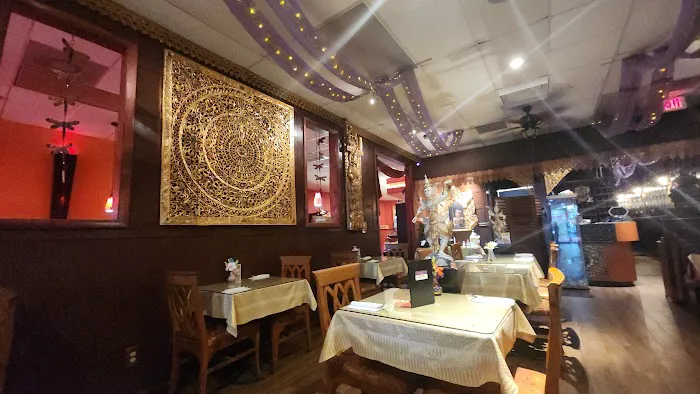 Ploy Thai 5