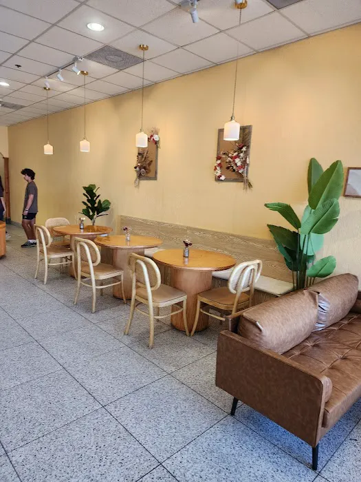 Zimo Bakery & Cafe 8
