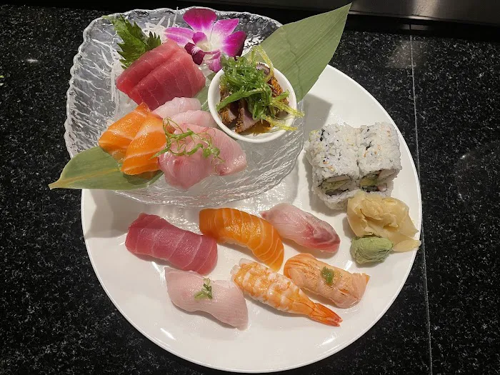 Sushi Ushi Japanese Restaurant 9