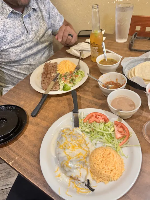 Los Amigos Restaurant 9