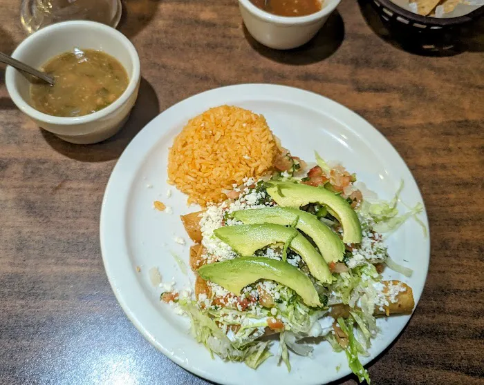 Los Amigos Restaurant 10