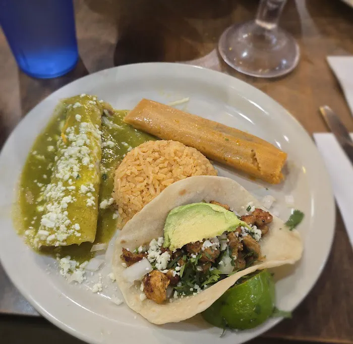 Los Amigos Restaurant 6