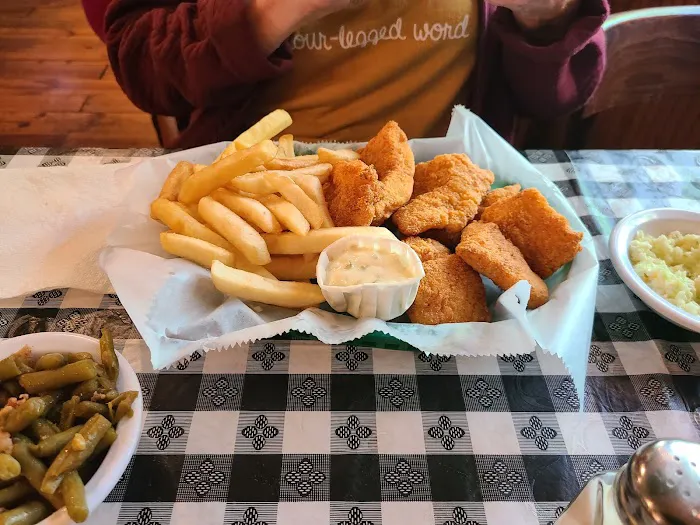 Fat Willie's Fish Camp 3