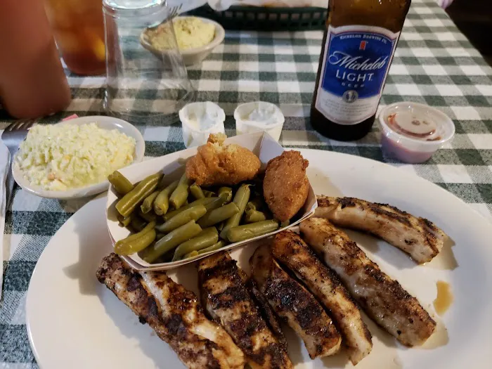 Fat Willie's Fish Camp 8