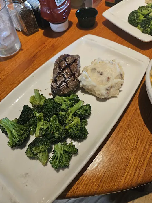 Applebee's Grill + Bar 6