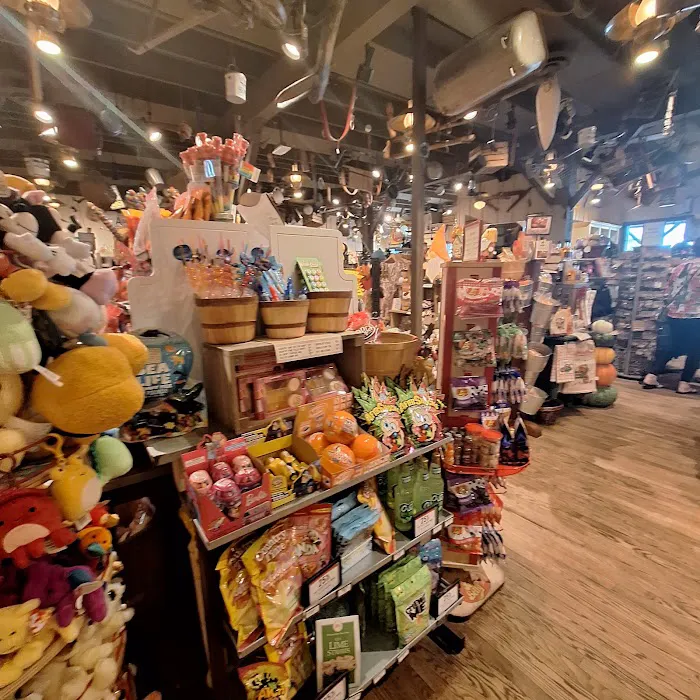 Cracker Barrel Old Country Store 6