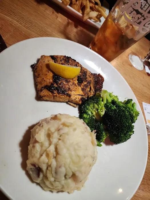 Applebee's Grill + Bar 8