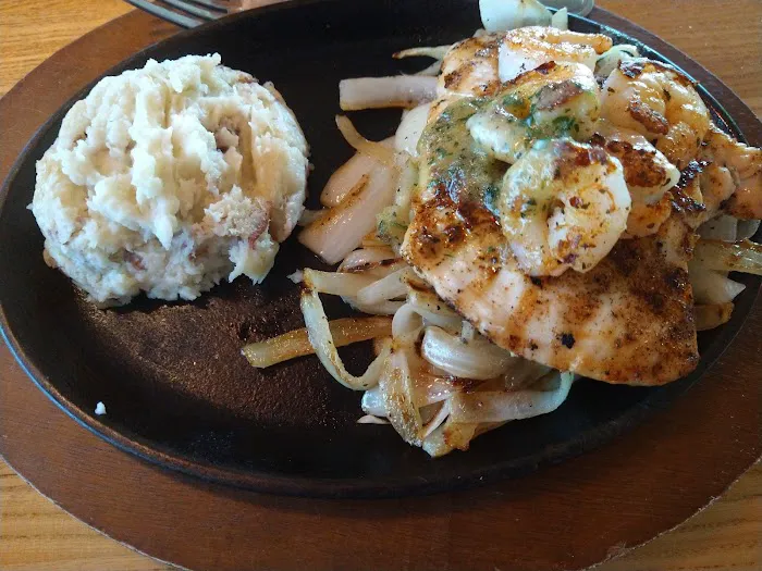 Applebee's Grill + Bar 5