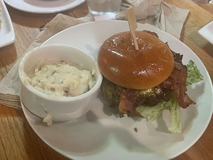 Applebee's Grill + Bar 7
