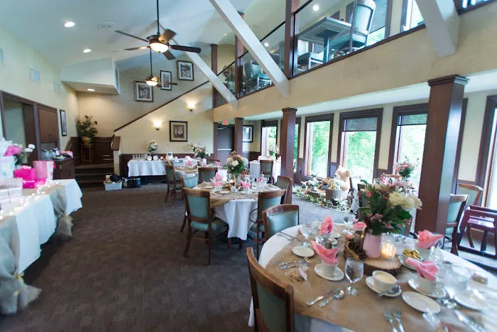 Villari's Lakeside Restaurant 3