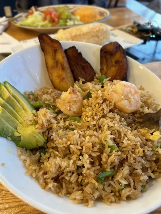 Latinas Mexican Fusion Restaurant 6