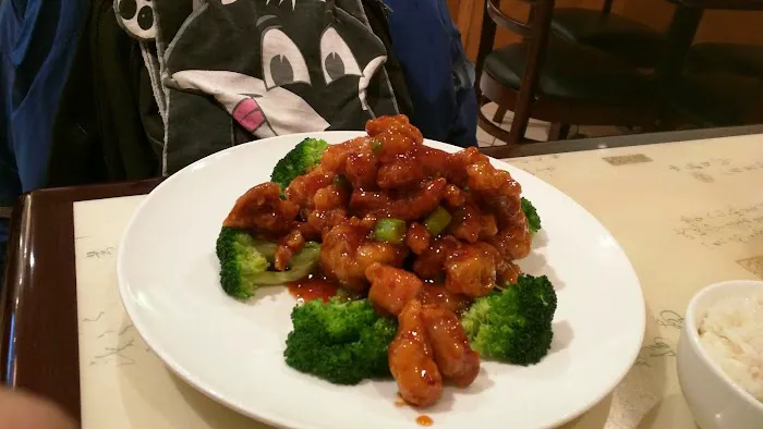 Chow's Chinese Restaurant 1