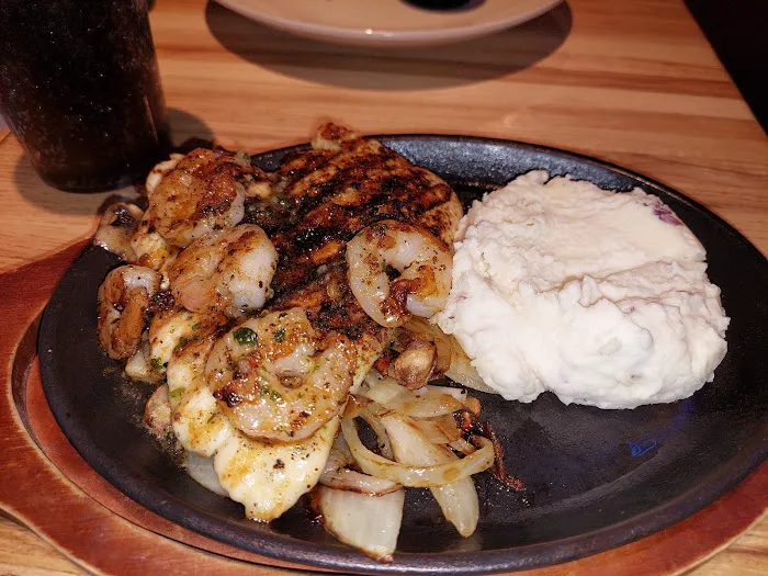 Applebee's Grill + Bar 8