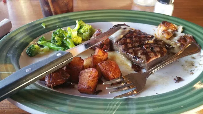 Applebee's Grill + Bar 7