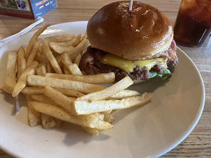 Applebee's Grill + Bar 4