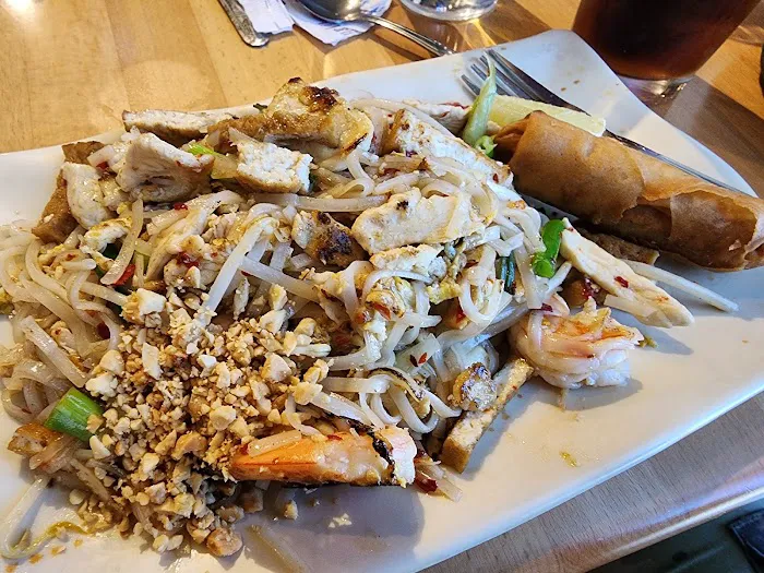 Thai Hut Restaurant 4