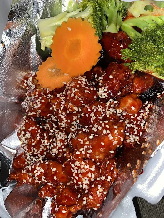 J.B Mon Thai & Asian Cuisine 3