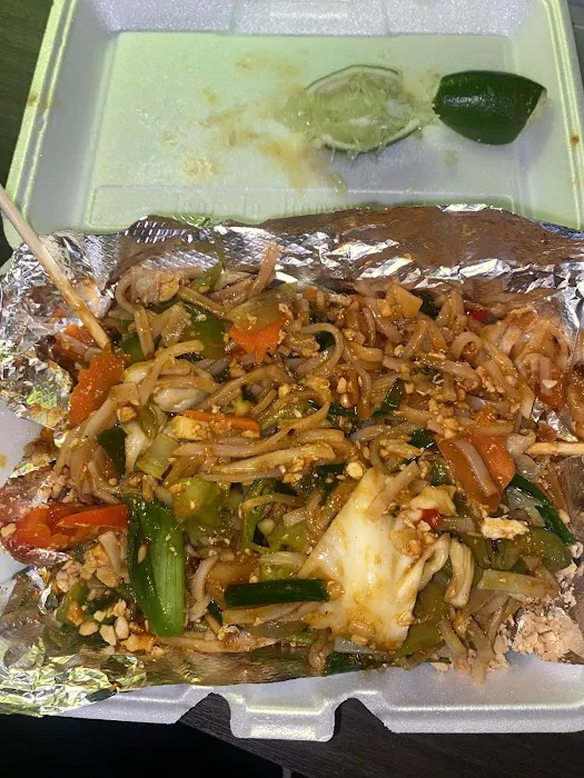 J.B Mon Thai & Asian Cuisine 6