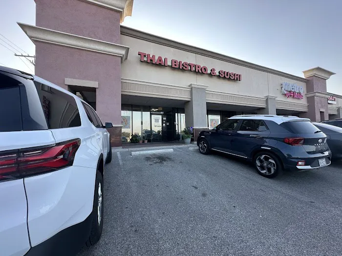 Thai Bistro & Sushi 1