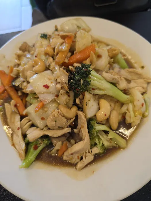 Thai Bistro & Sushi 2