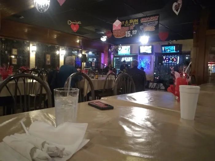 Paul's Pizza Roma & Pub 1