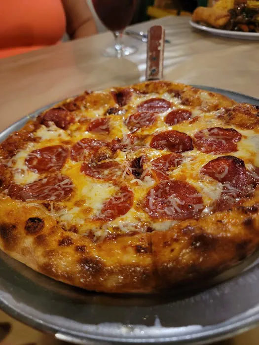 Paul's Pizza Roma & Pub 3