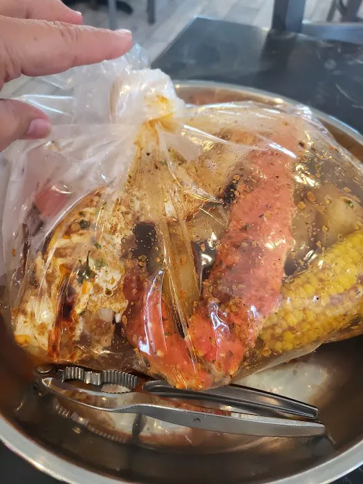 New Lucky Crab House 10