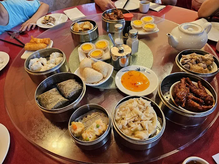 East Pearl Seafood Restaurant 7