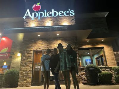 Applebee's Grill + Bar 0