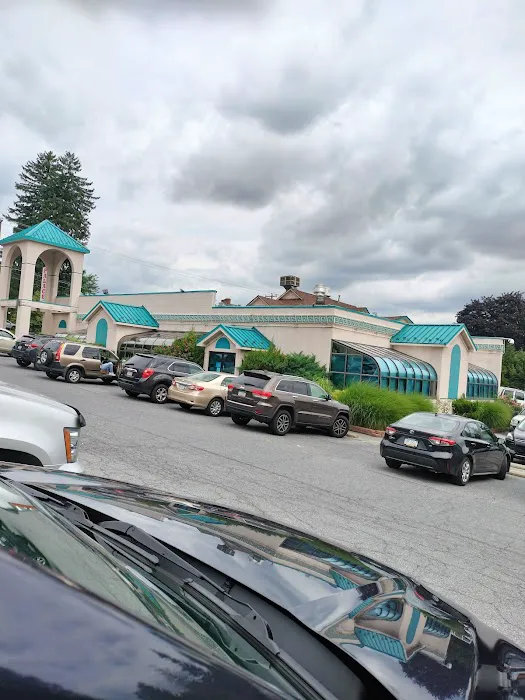 The Palace Restaurant 6