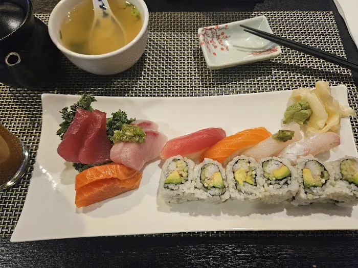 Sumo Sushi and Japanese Fusion 3
