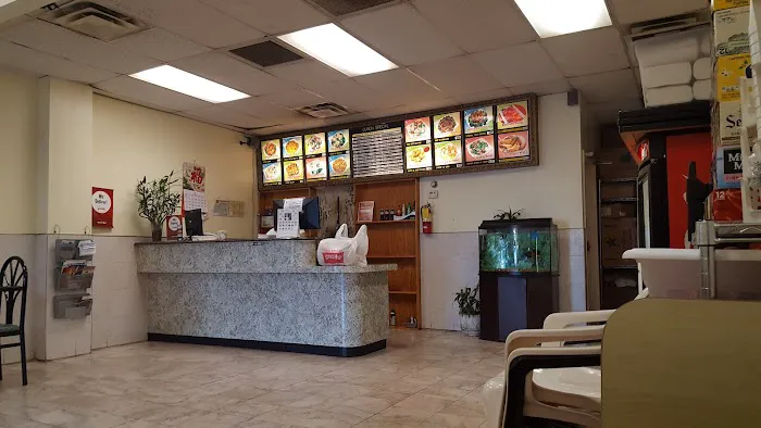 Wok N Roll Restaurant 1