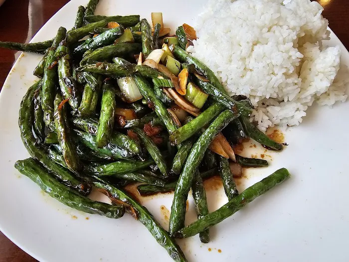 Ming's Asian Kitchen (Woodlawn & Lower Roswell) 9