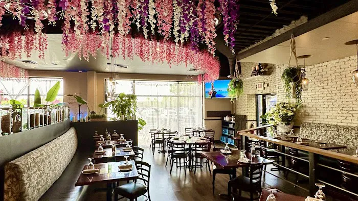 Banana Leaf Thai Sushi Restaurant and Bar 2