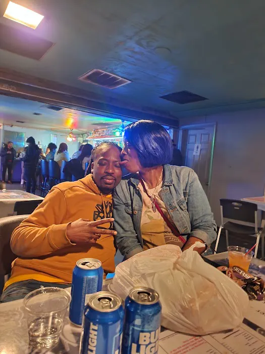 Mai's Restaurant Lounge 6