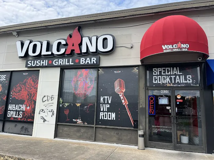 Volcano Sushi, Grill, Bar& karaoke (Town Center) 7