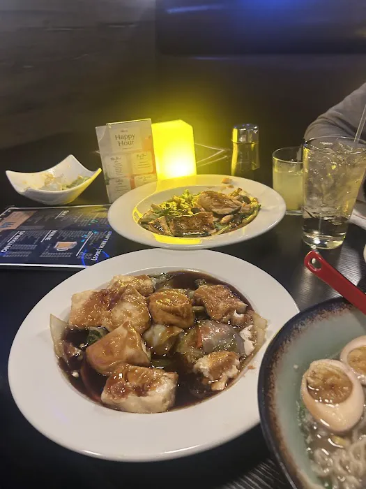 Volcano Sushi, Grill, Bar& karaoke (Town Center) 8