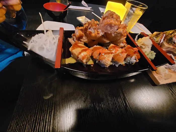 Volcano Sushi, Grill, Bar& karaoke (Town Center) 5