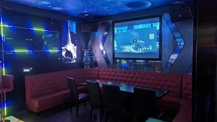 Volcano Sushi, Grill, Bar& karaoke (Town Center) 10