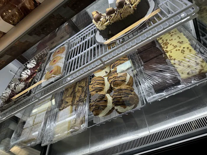 8 Sisters Bakery & Cafe 2