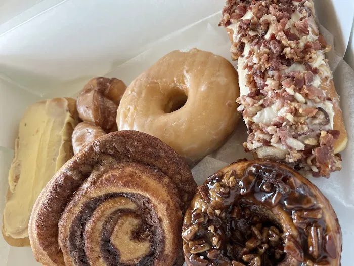 8 Sisters Bakery & Cafe 1