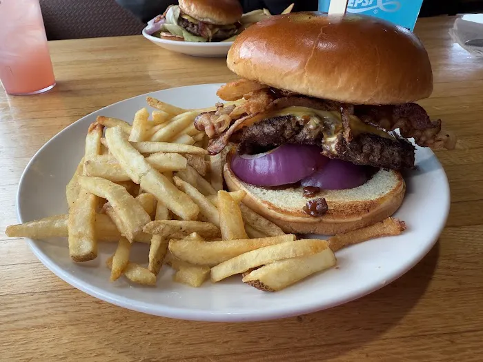 Applebee's Grill + Bar 4