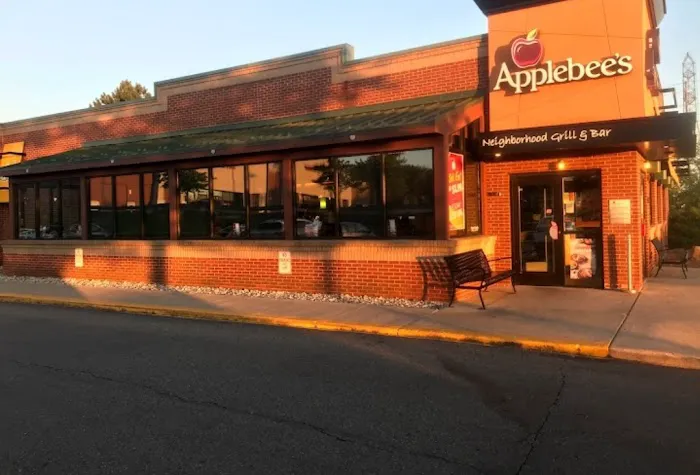 Applebee's Grill + Bar 4