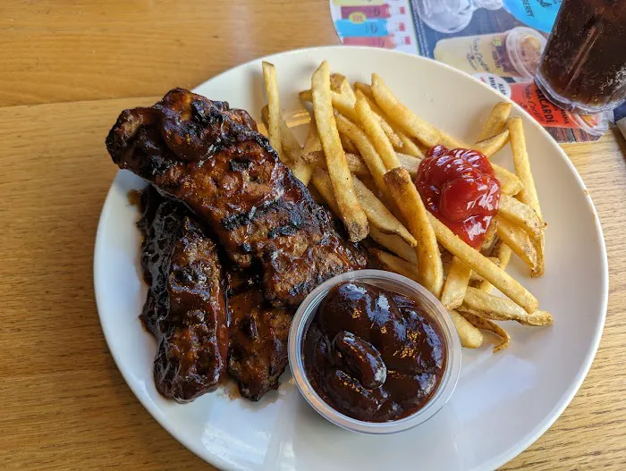 Applebee's Grill + Bar 10